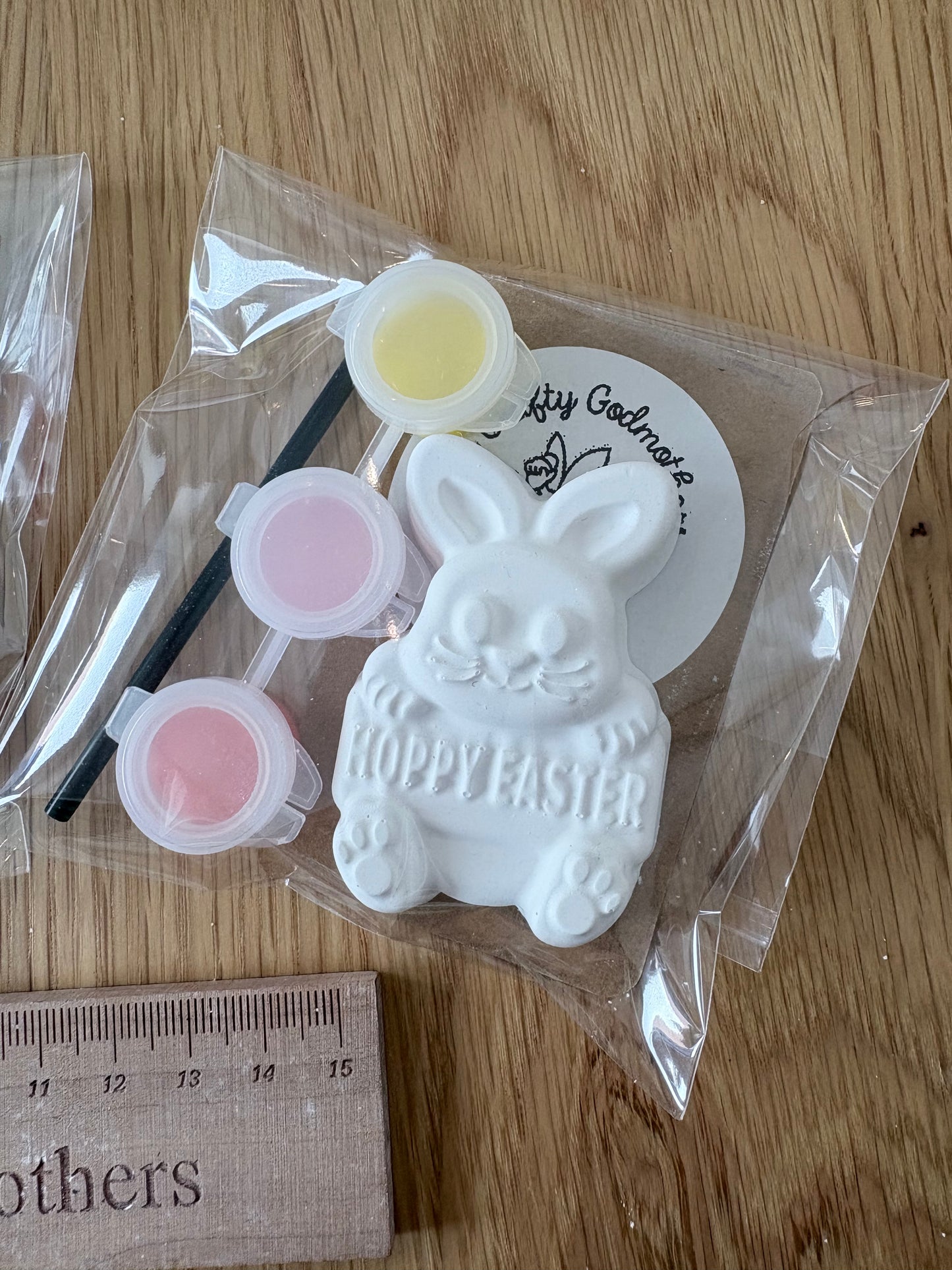 Mini Easter paint your own craft kit (1 supplied)