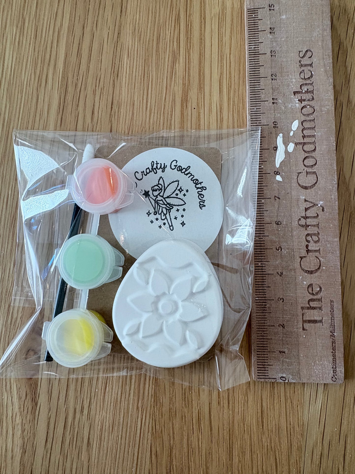 Mini Easter paint your own craft kit (1 supplied)
